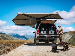 🇫🇷 Na cestách jsme byli ve skvělé partě s @hilux_with_2kids_overlanding . Ať už jsme zastavili kdekoliv, vždycky jsme si...