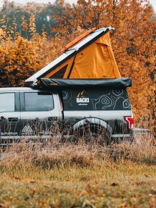 Podzimní barvy prostě mají něco do sebe 🍁 Když se svět zklidní, příroda se rozhoří a vzduch voní dřevem☺️🤌 Kempování v...